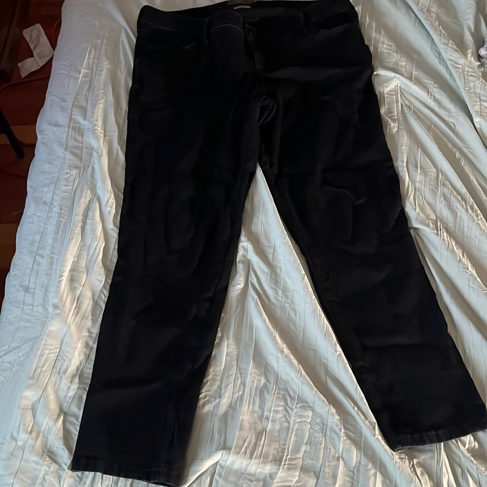 Torrid Black Luce Skinny Sateen Stretch jeans. Size 18R
